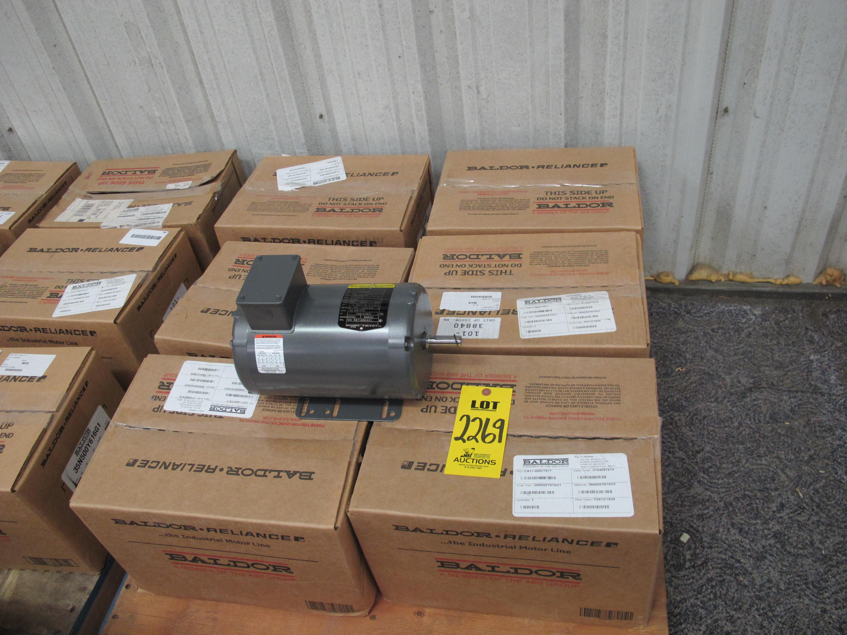 LOT (7) MOTORS, ELECTRIC TYPE, 1 HORSEPOWER, 230/460VAC ELEC RATING, 1140 RPM, 56 FRAME, TENV ENCLOSURE. MOTOR TERMINAL BOX LOCATED AT TOP, PART # 35N500Y616G1 (W-44) LOADING & HANDLING FEE $15-